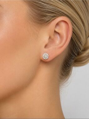 NWOT Nordstrom Demi Fine Gold and Diamond Cluster Stud Earrings